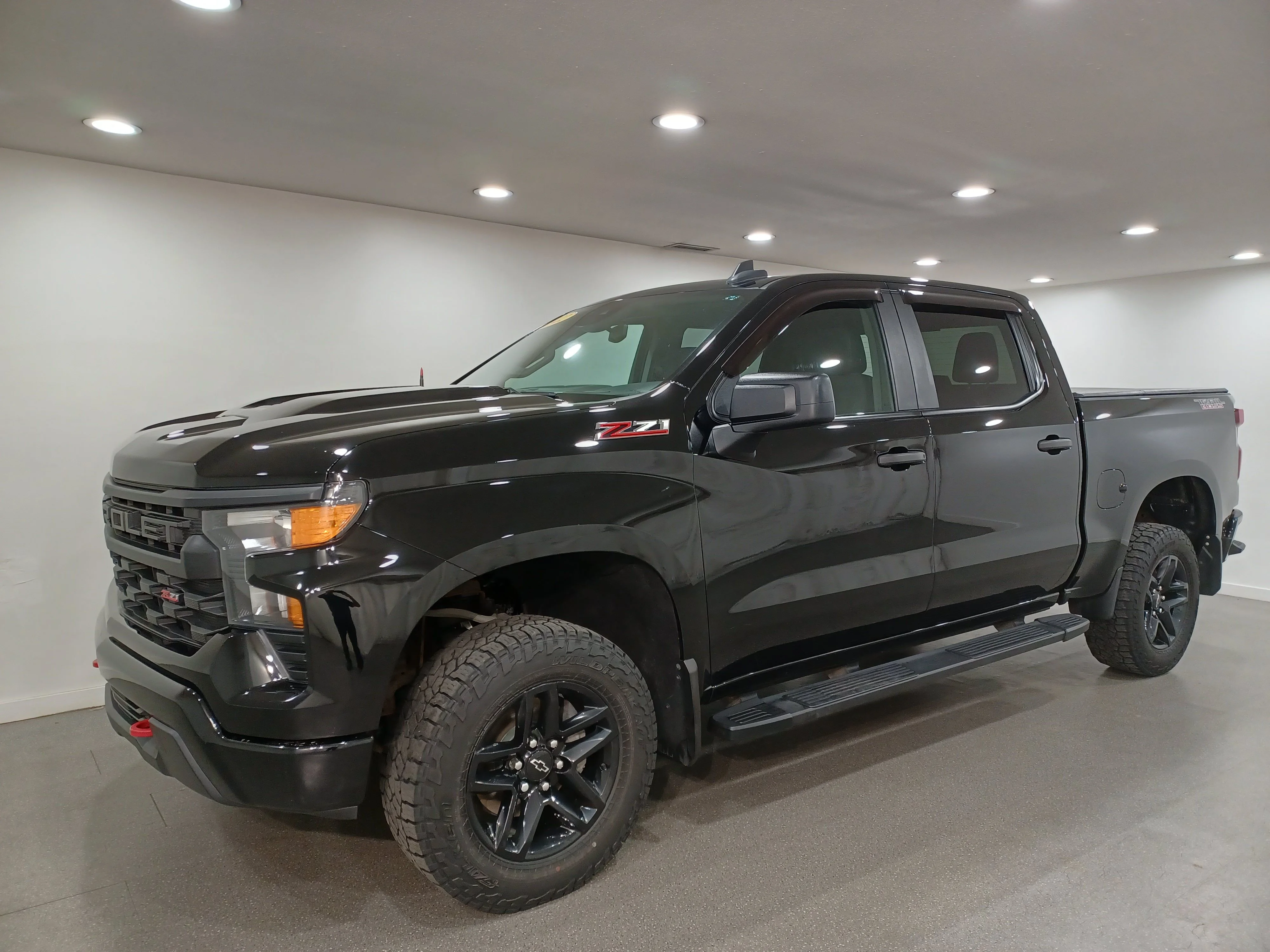 Used 2022 Black Chevrolet Custom Trail Boss 4WD*6 Pass | Adaptive Cruise | Remote Start | Tow Pkg | Park Assist | CarPlay image 2
