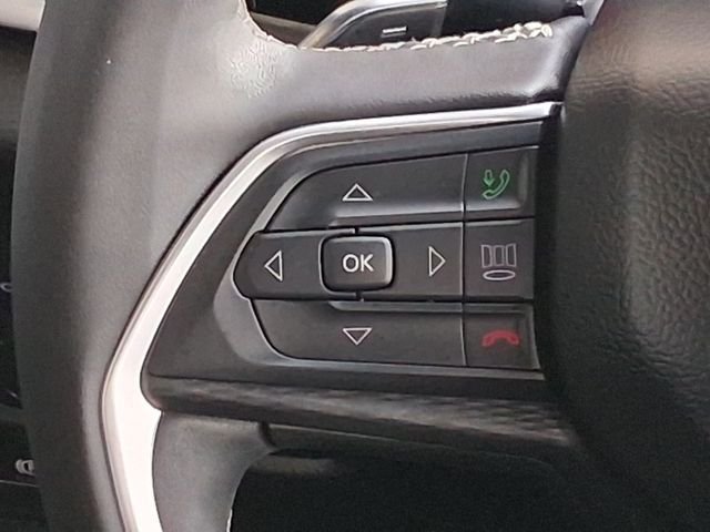 Used 2025 Red Jeep Altitude image 11