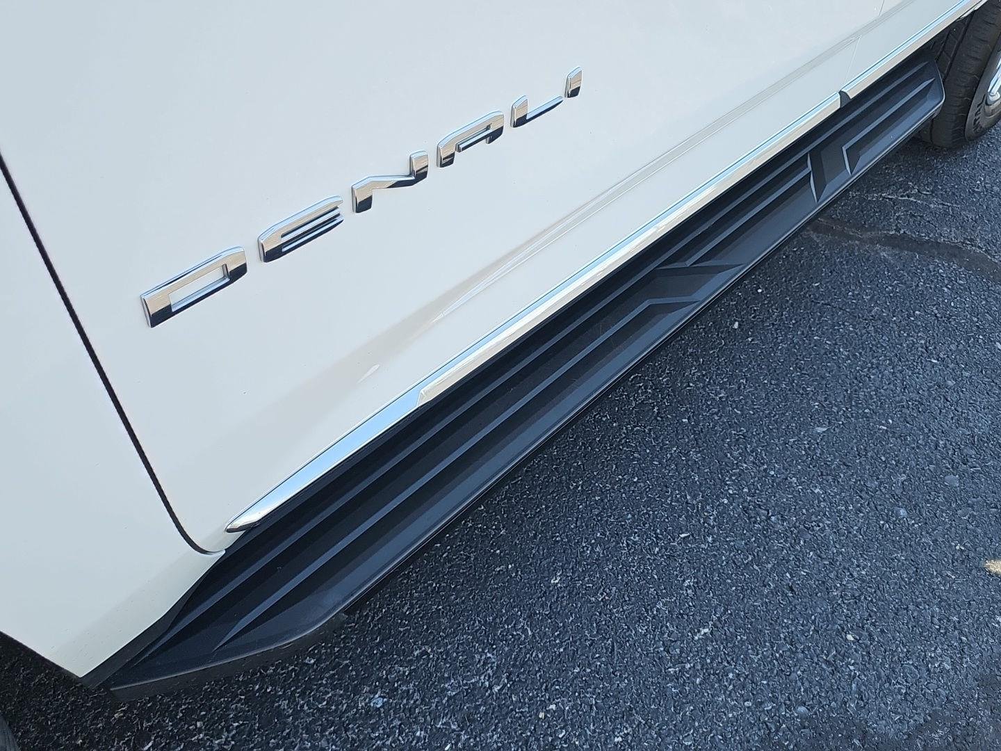 Used 2025 Summit White GMC Denali image 37