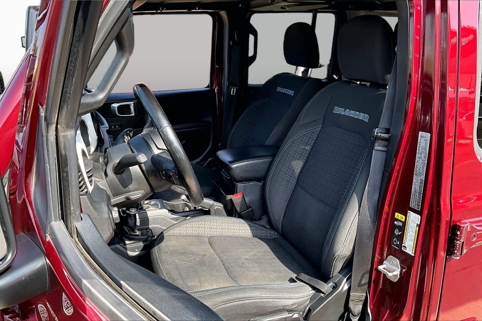 Used 2021 Snazzberry Pearlcoat Jeep Unlimited Islander image 7