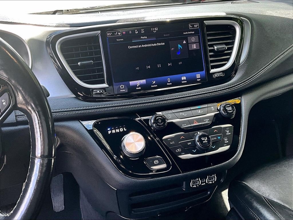 Used 2021 White Chrysler Touring L image 18