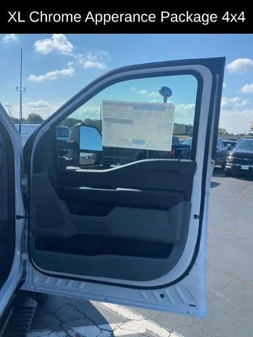 2026 Ford F-350 Super Duty Chassis Cab XL - Photo 11