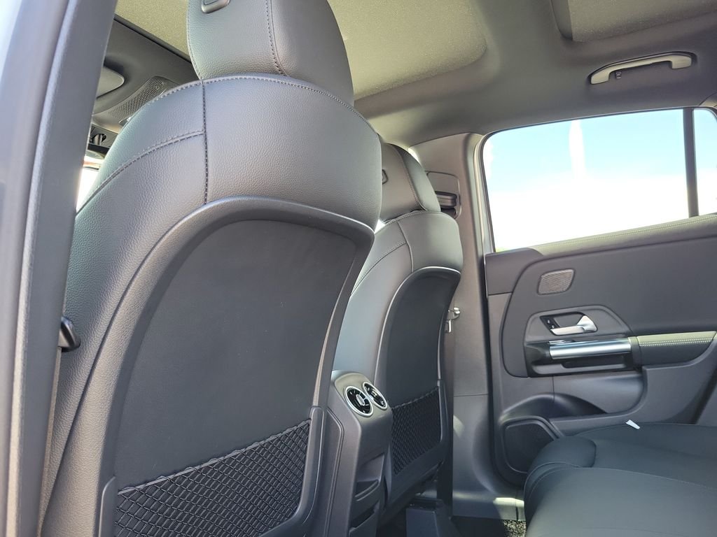 New 2026 Cirrus Silver Metallic Mercedes-Benz GLA 250 image 10