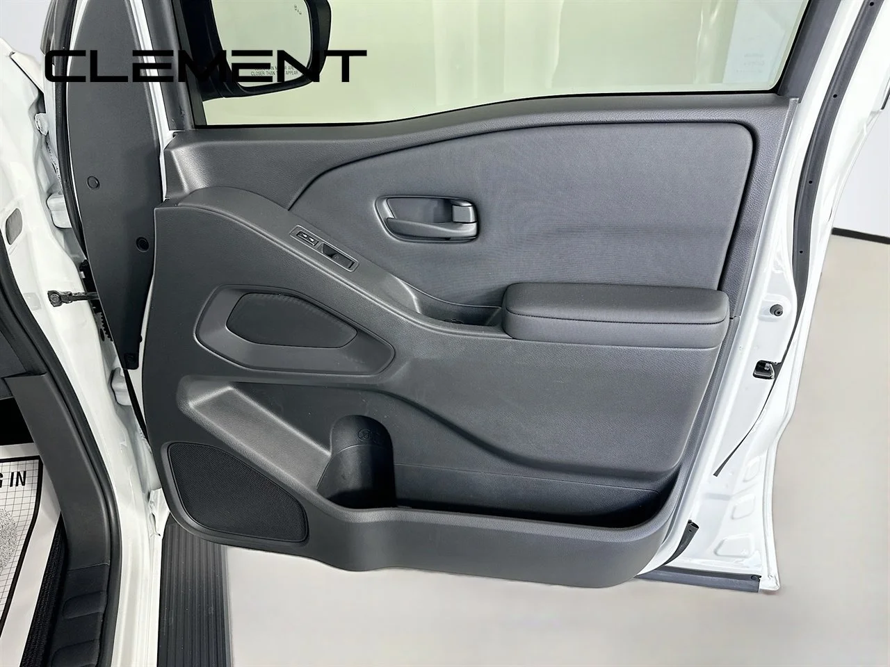 Certified Used 2022 Glacier White Nissan S image 33