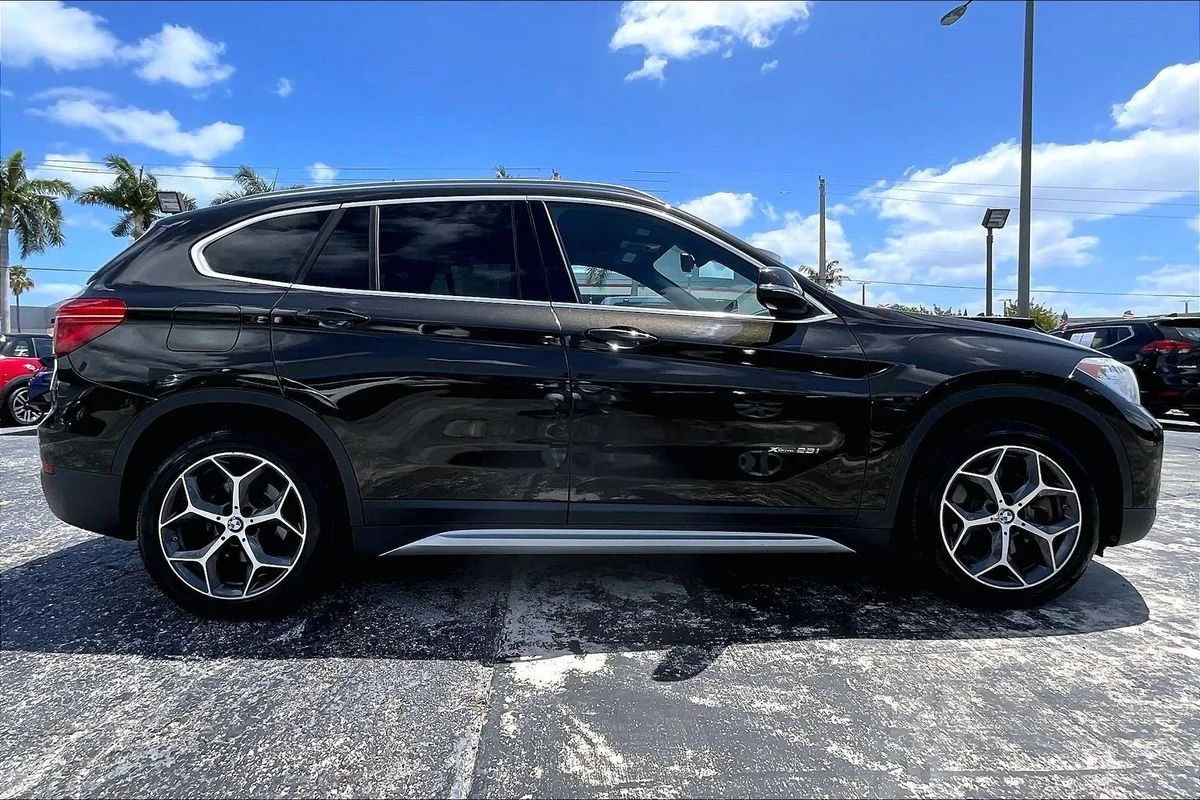 Used 2018 Green BMW xDrive28i image 32