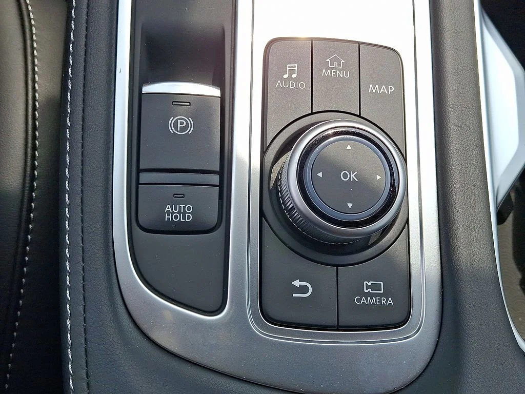 Used 2026 Gray INFINITI LUXE image 24