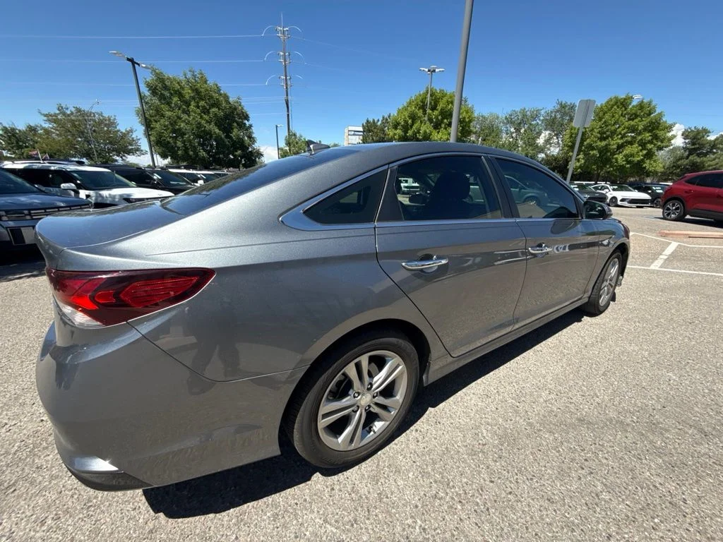 Used 2019 Gray Hyundai SEL image 5