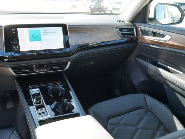 New 2026 White/off-white Volkswagen 2.0T SE w/Technology image 10