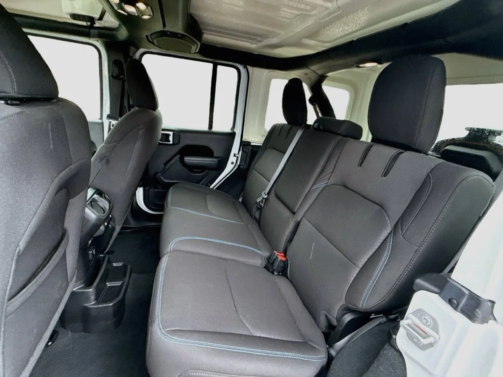 Used 2023 White Jeep Rubicon 4xe image 24
