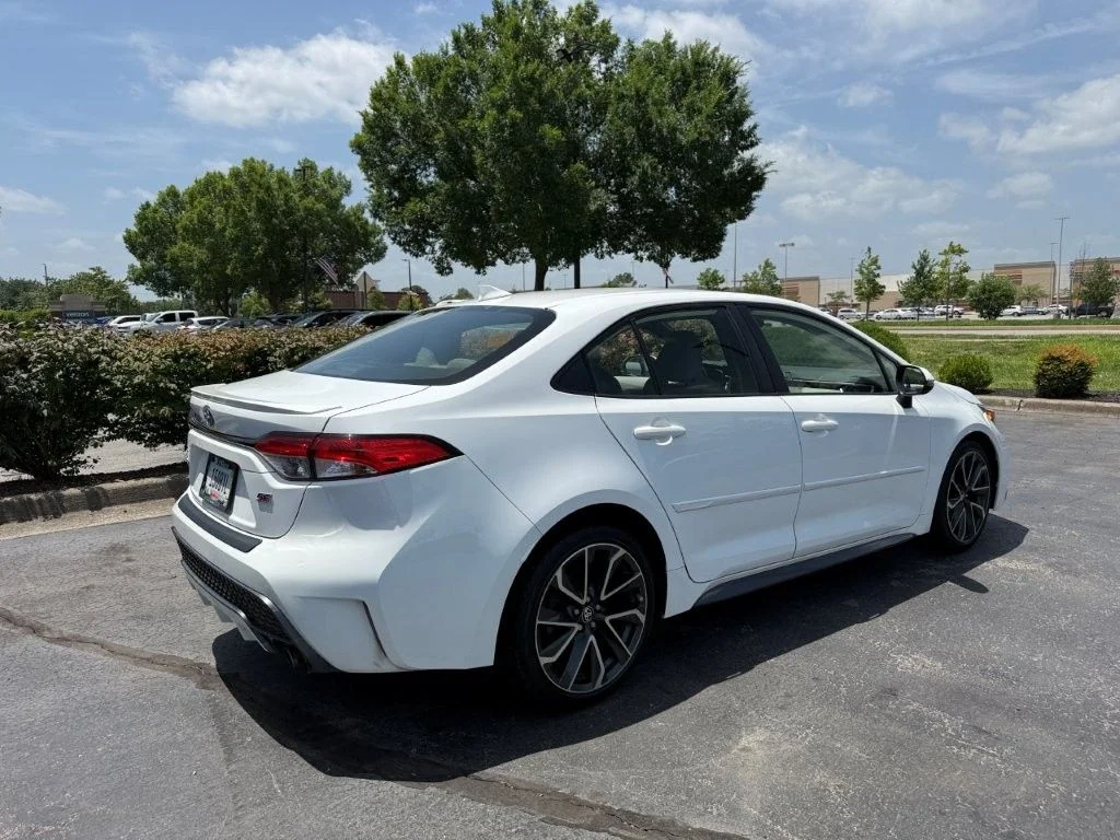 Used 2020 White Toyota SE image 6