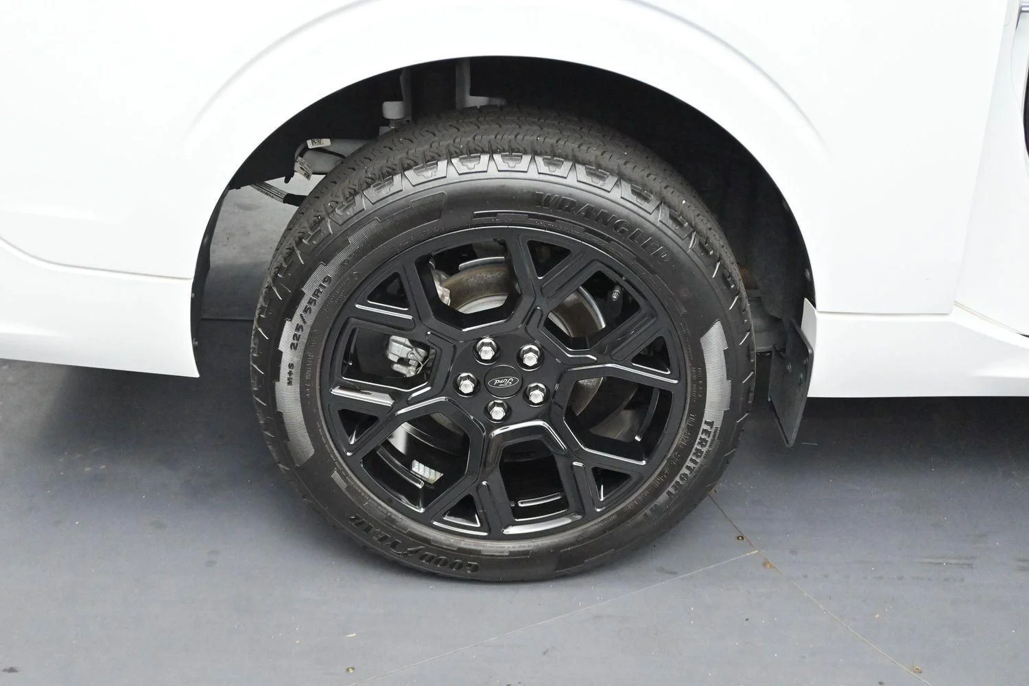 Used 2025 Oxford White Ford Lobo Standard image 33