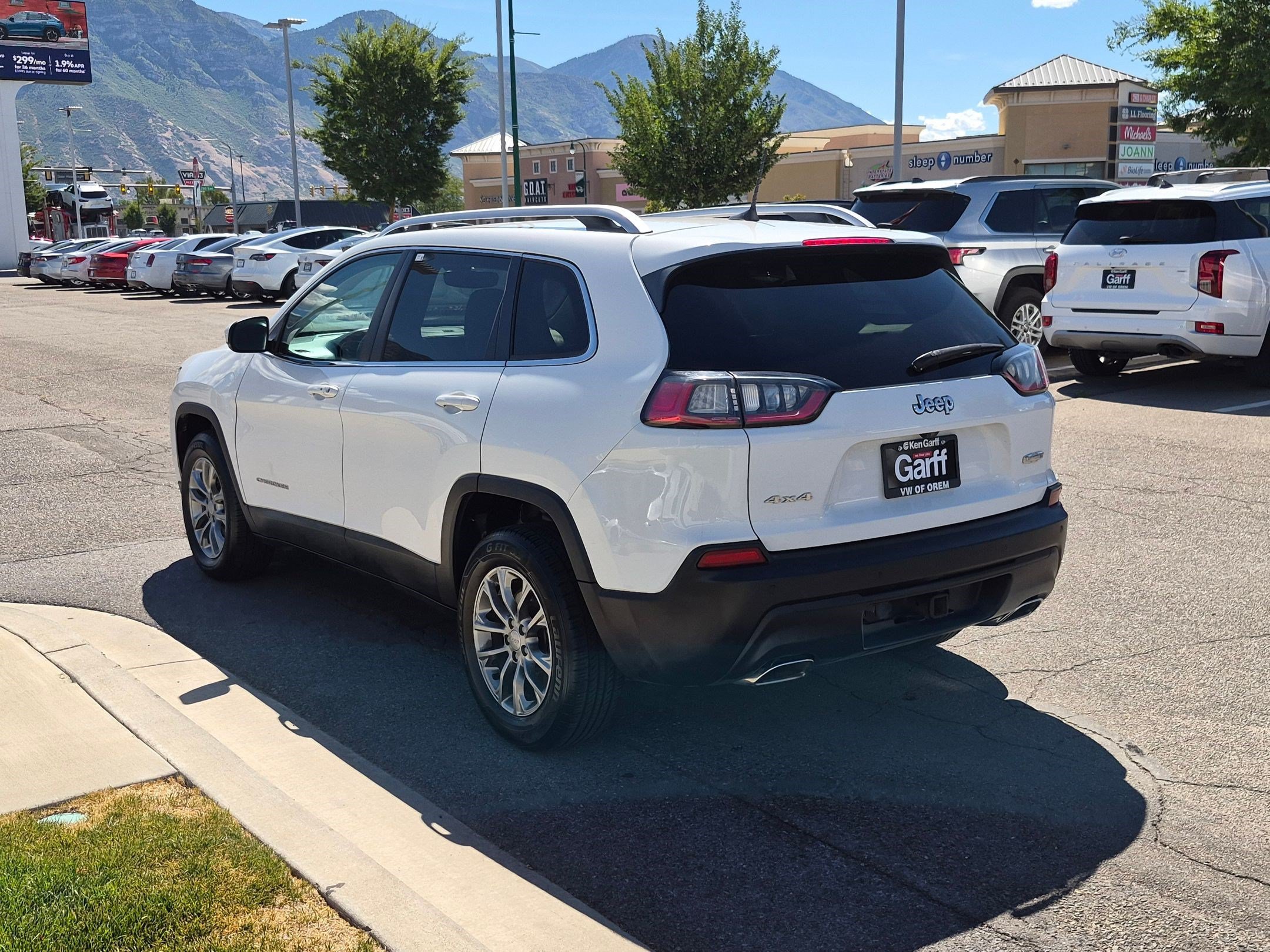 Used 2020 Bright White Clearcoat Jeep Latitude Plus image 5