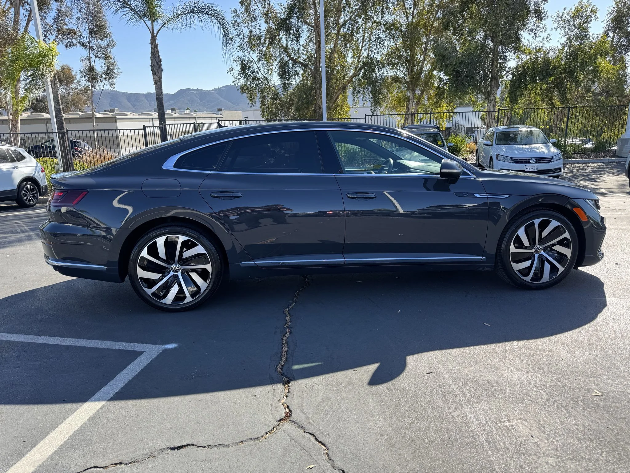 Used 2021 Urano Gray Volkswagen SEL R-Line image 9