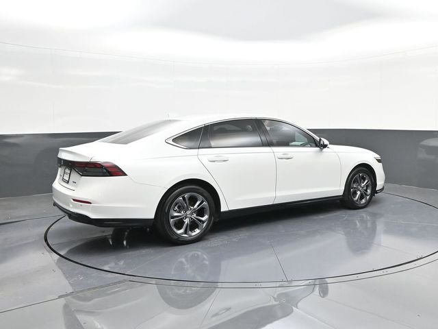 Used 2024 Platinum White Pearl Honda EX-L image 15