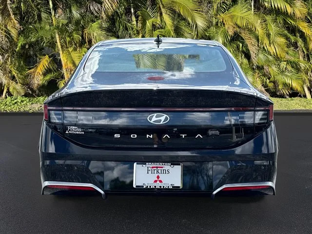Used 2024 Black Hyundai SEL image 6