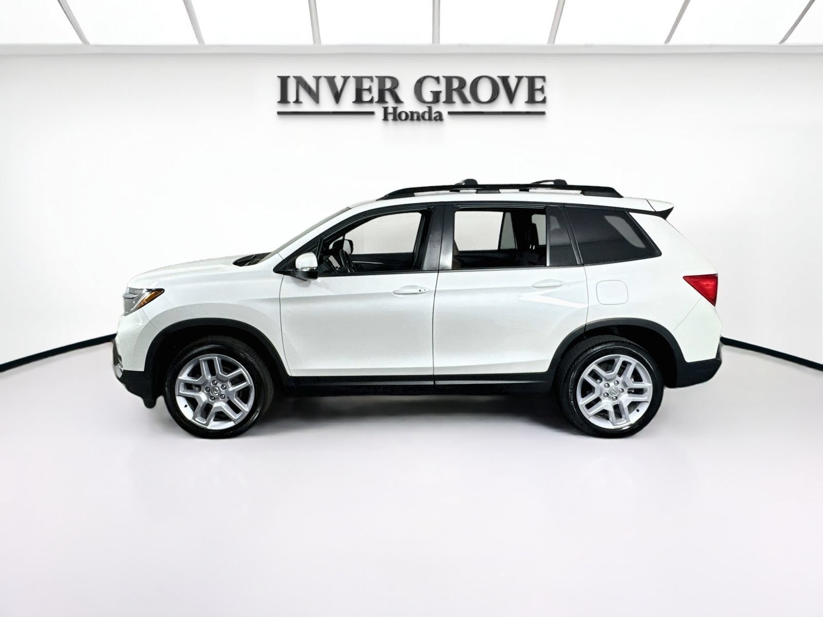 Used 2025 Platinum White Pearl Honda AWD EX-L image 28