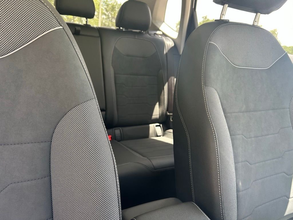 New 2026 White Volkswagen 1.5T SE Black image 35
