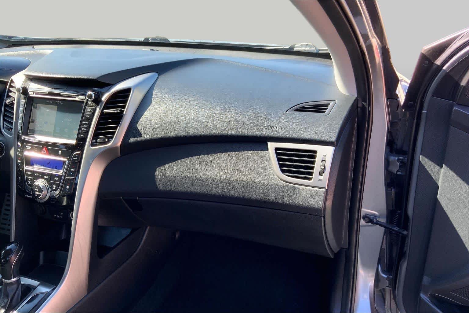Used 2016 Galactic Gray Hyundai  image 19
