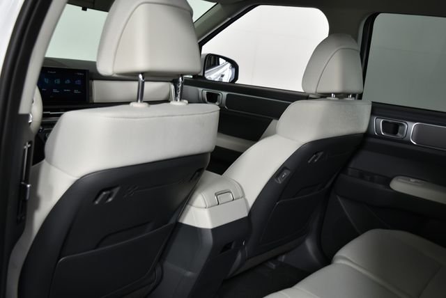 New 2027 White Hyundai SE AWD image 32