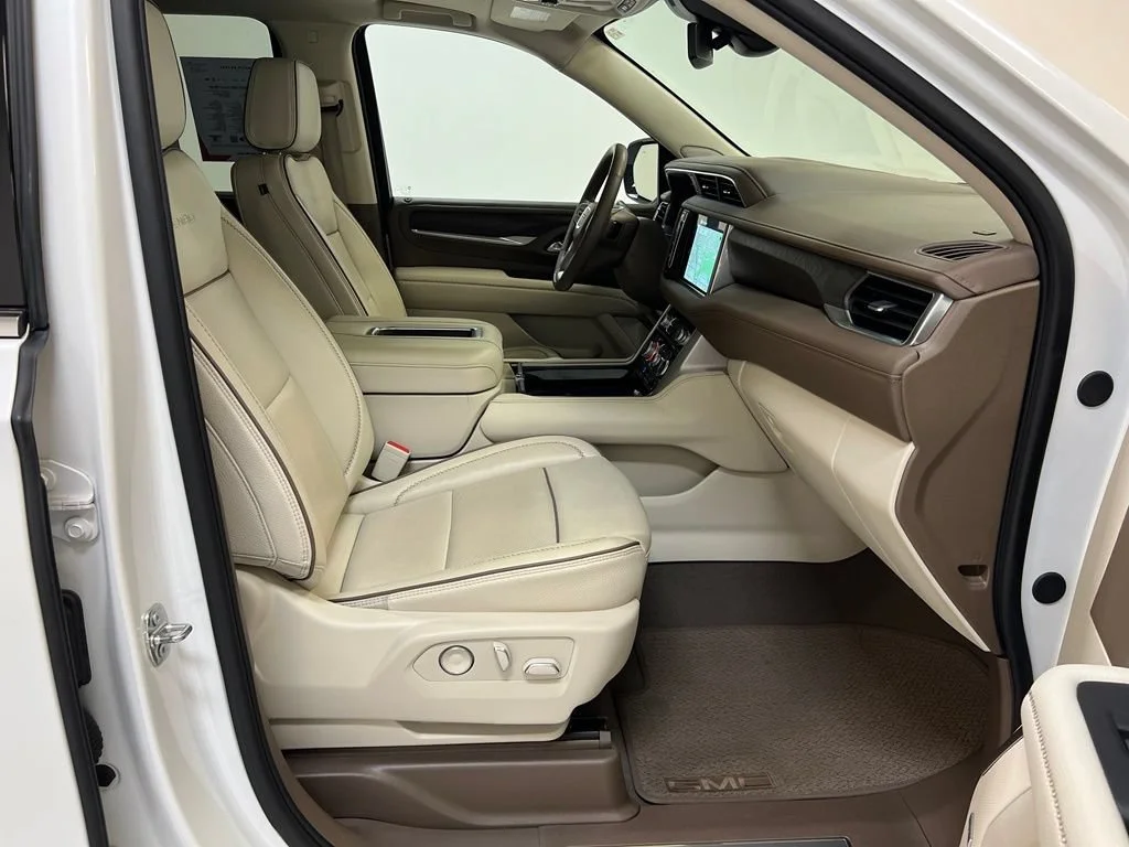 Used 2024 White Frost Tricoat GMC Denali image 35