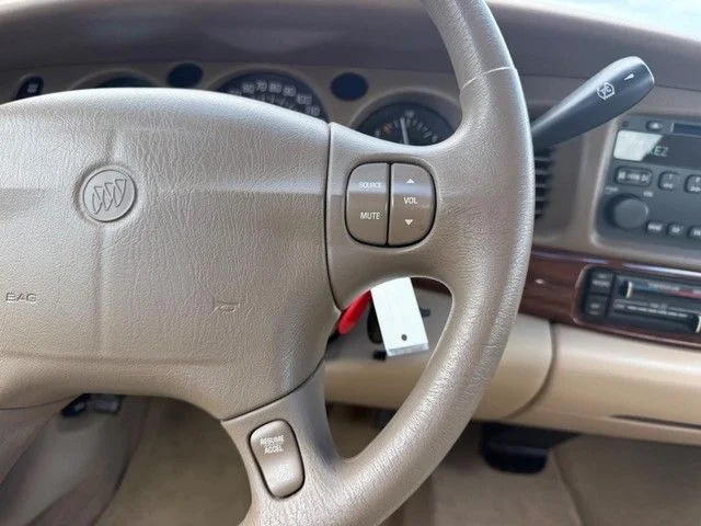 Used 2004 Beige Buick Custom image 10