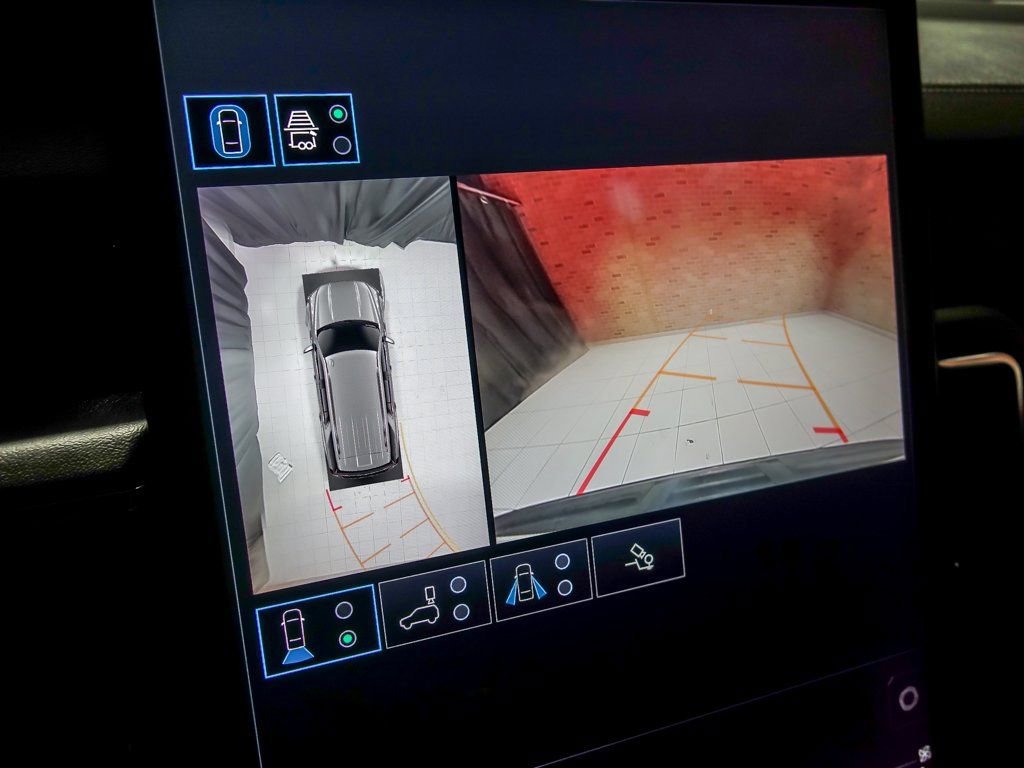 2025 GMC YUKON - Image 23