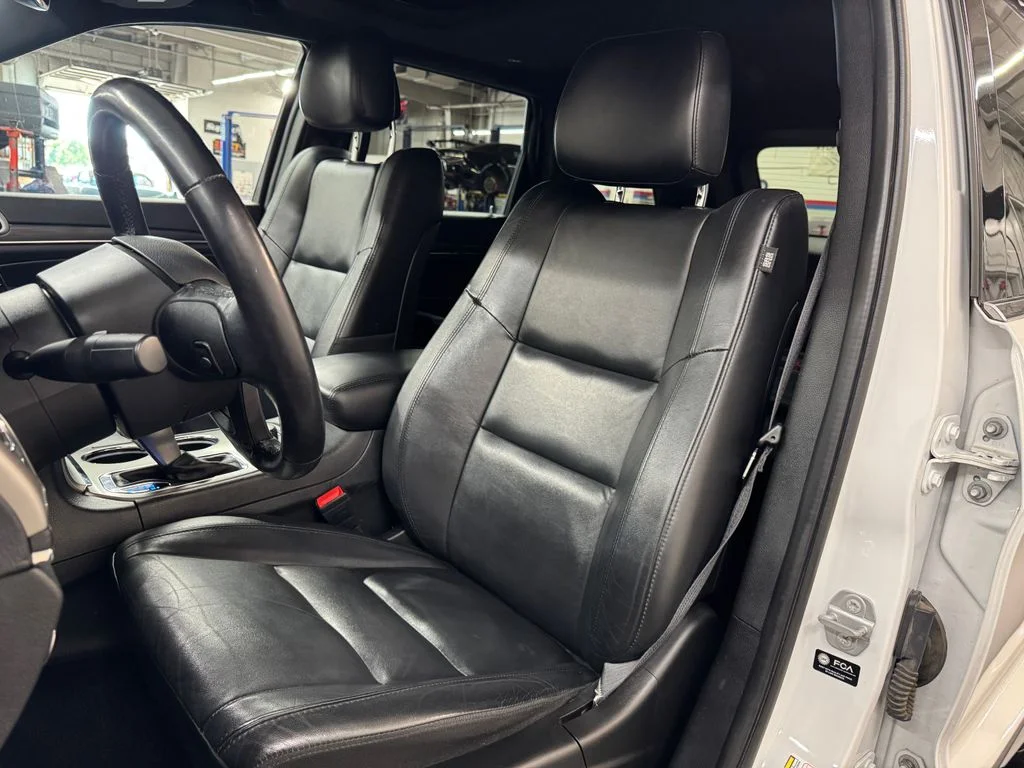Used 2022 White Jeep Limited image 17