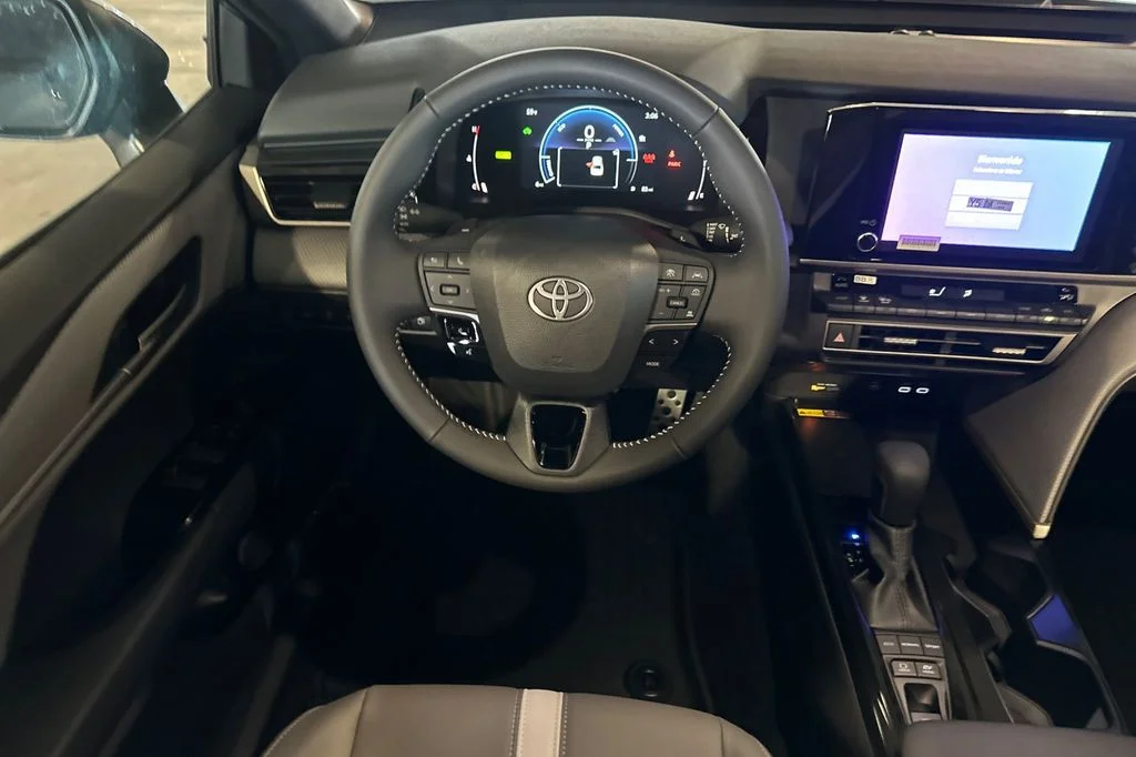 Certified Used 2025  Toyota SE image 11