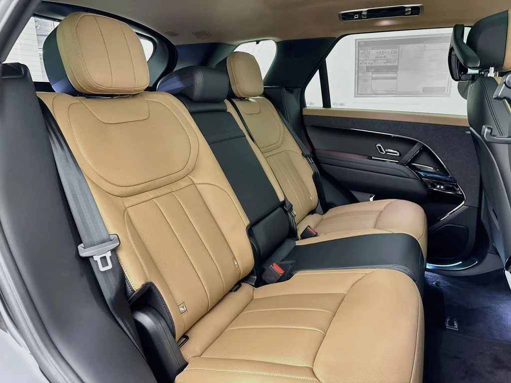 New 2026 Carpathian Grey Land Rover Dynamic SE image 29