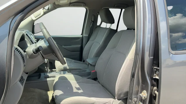Used 2018 Gray Nissan SV image 19