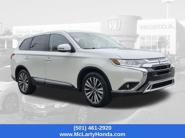Used 2020 White Mitsubishi SE image 4