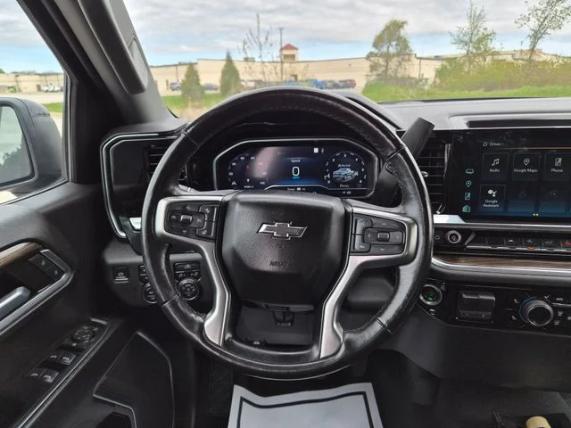 Used 2022 Black Chevrolet RST image 17