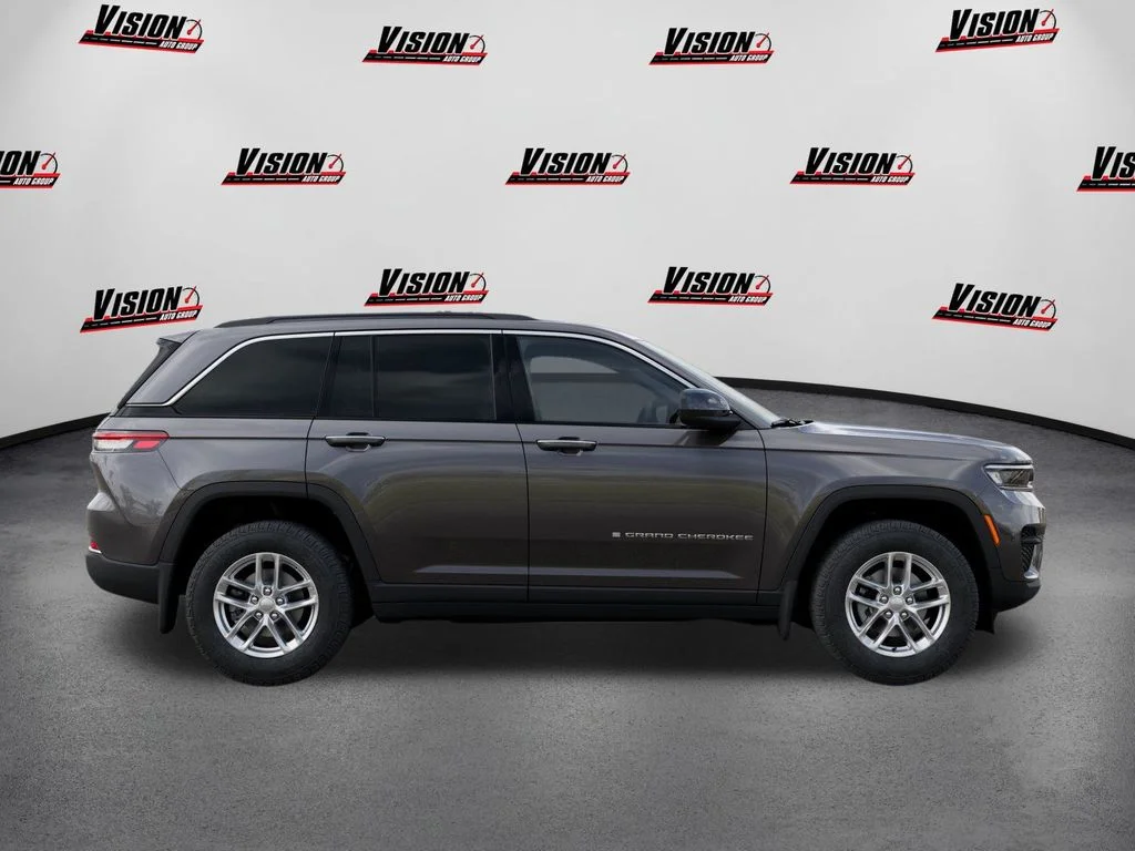 Used 2025 Gray Jeep Laredo X image 21