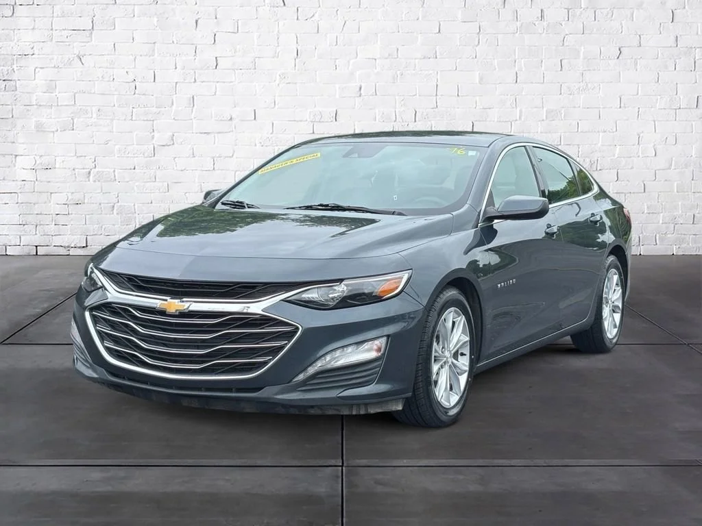 Used 2021 SHADOW GRAY METALLIC Chevrolet LT image 2