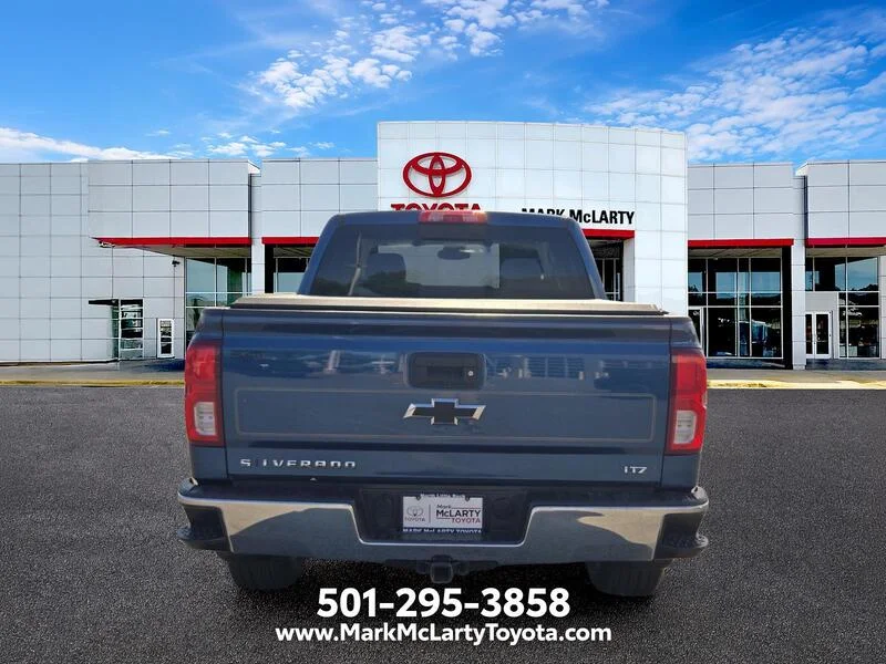 Used 2018 Deep Ocean Blue CHEVROLET 4WD CREW CAB 143.5" LTZ W/1LZ image 4