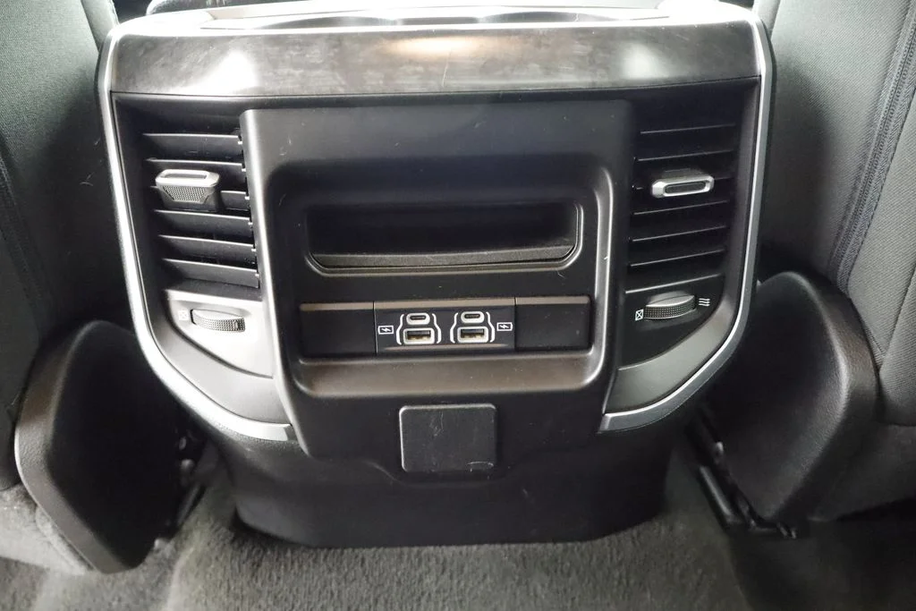 Used 2024 White Ram Big Horn/Lone Star image 24