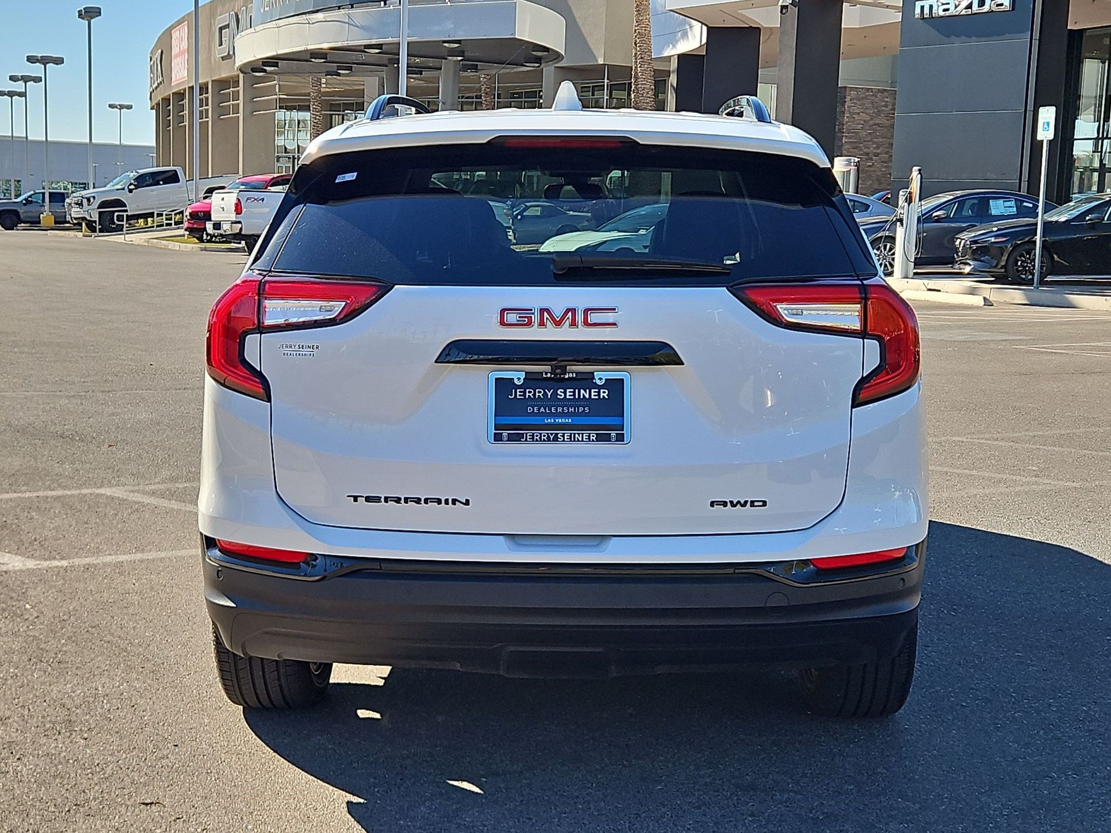 Certified Used 2024 Summit White GMC SLT image 4