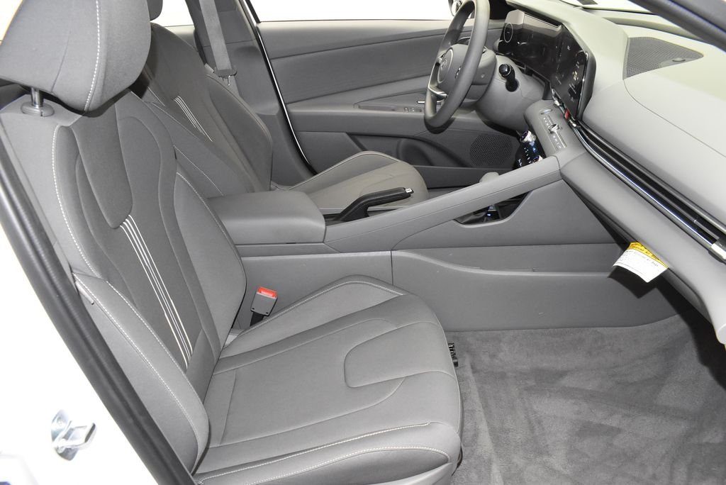 Used 2024 White Hyundai SEL image 20