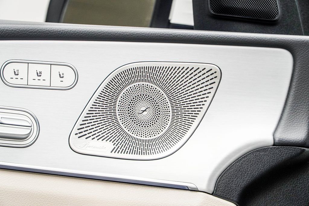 Used 2025 White Mercedes-Benz GLS 450 image 38