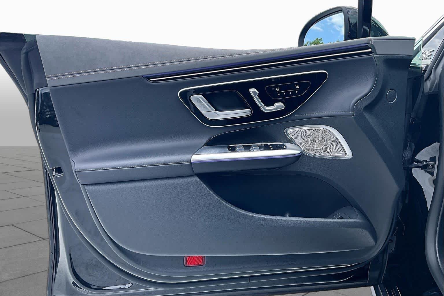 Used 2023 Obsidian Black Metallic Mercedes-Benz EQE 350 image 21