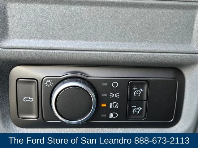 2025 Ford F-150 Lightning Flash - Photo 23
