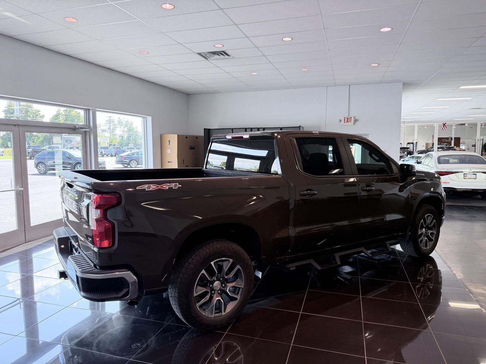 Used 2023 HARVEST BRONZE METALLIC Chevrolet LT image 10