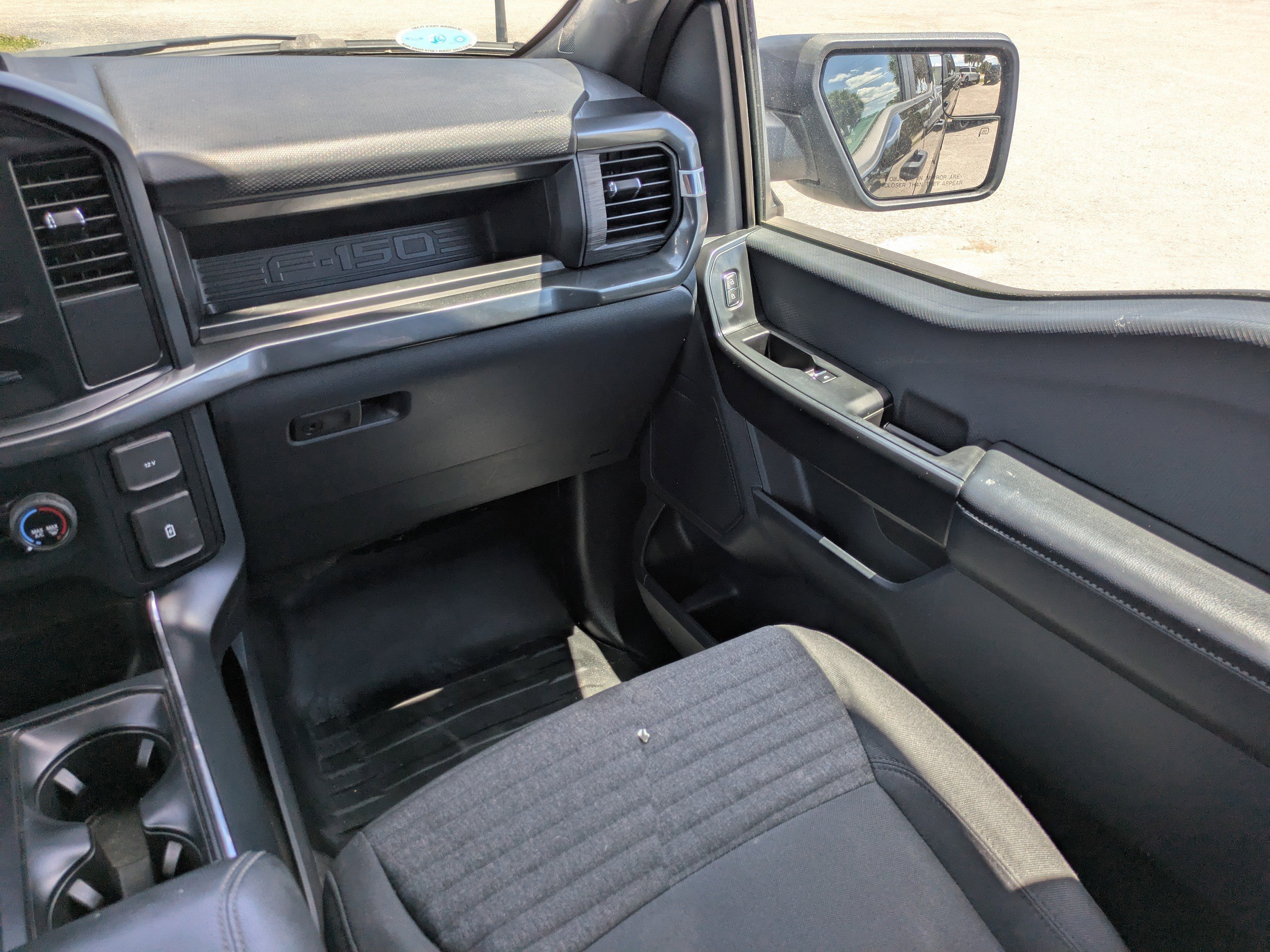 Used 2022  Ford  image 17