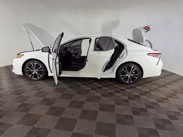 Used 2020 White Toyota SE image 13