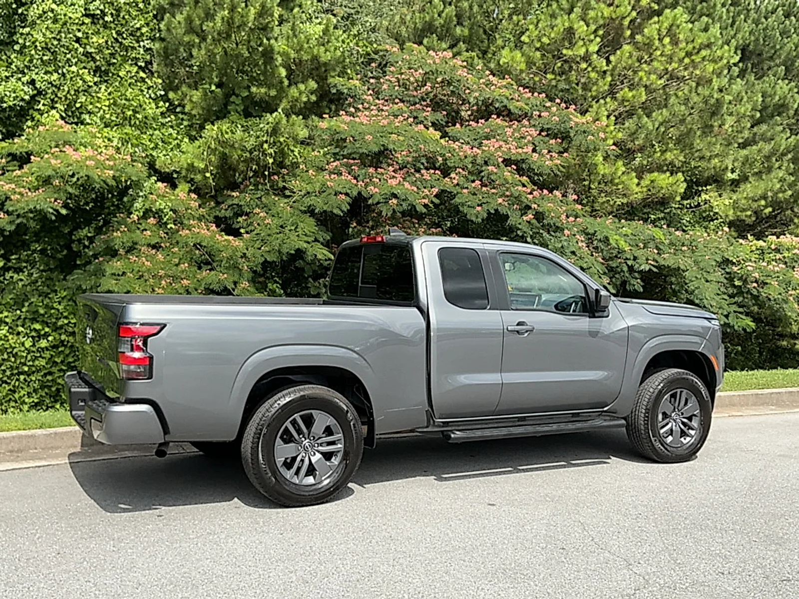 Used 2025 Gun Metallic Nissan King Cab SV 4x2 image 2