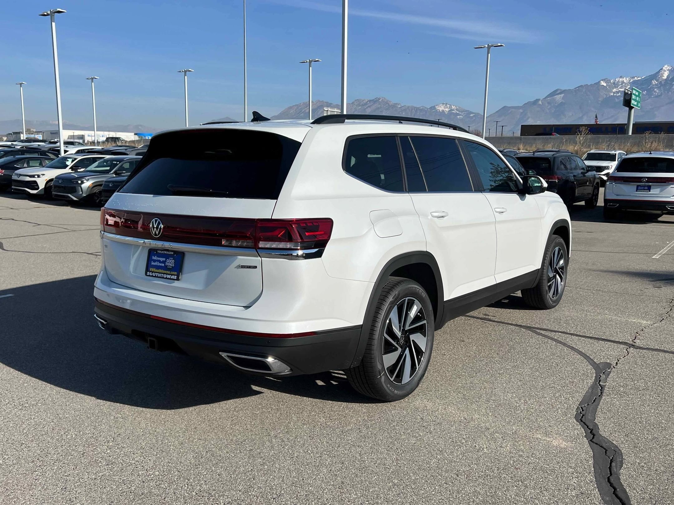 New 2026 Opal White Volkswagen 2.0T SE w/Technology image 10
