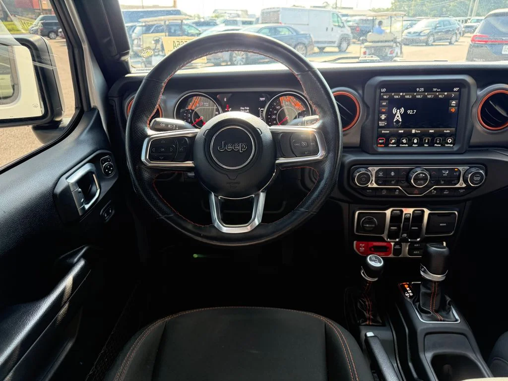 Used 2022 Silver Jeep Mojave image 8
