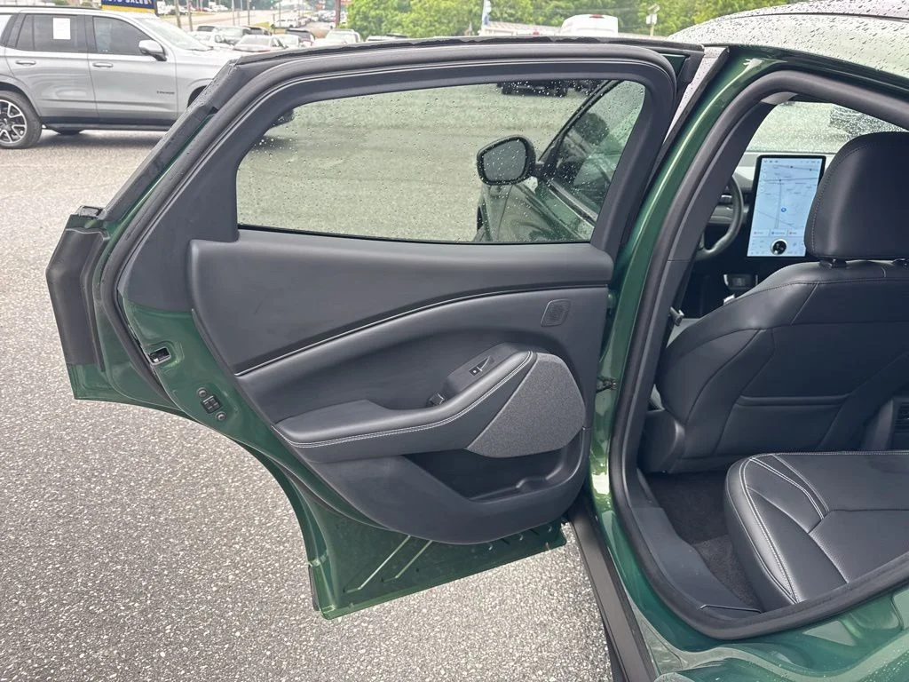 Used 2025 Green Ford Premium image 27