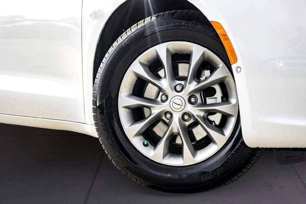New 2026 White Chrysler Limited image 2