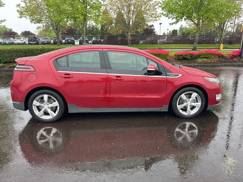 Used 2012 Crystal Red Tintcoat Chevrolet Base image 7